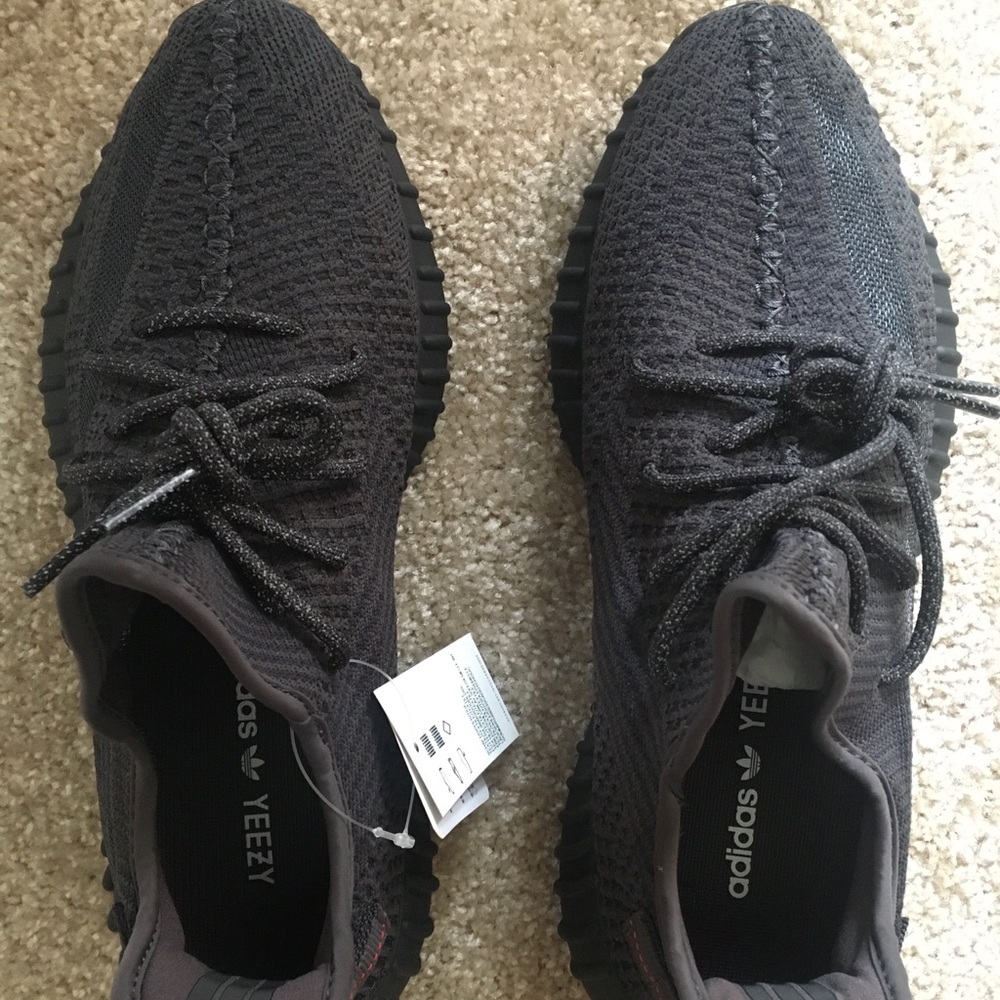 Yeezy Boost 350 V2 “Black Non-Reflective” - Picture 7 of 8
